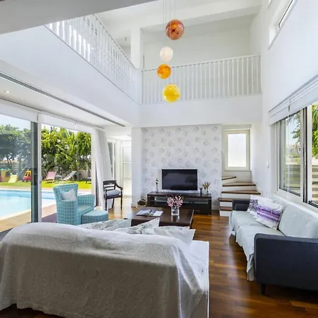 Picture Renting Your 5 Star Villa With Beautiful Private Pool, Larnaca Villa 1397 *