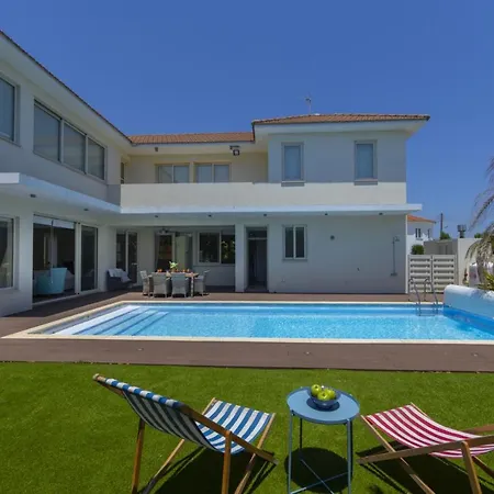 Picture Renting Your 5 Star Villa With Beautiful Private Pool, Larnaca Villa 1397 别墅